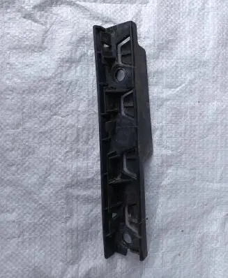 BMW 5 E60 E61 Front bumper mounting bracket 7066227