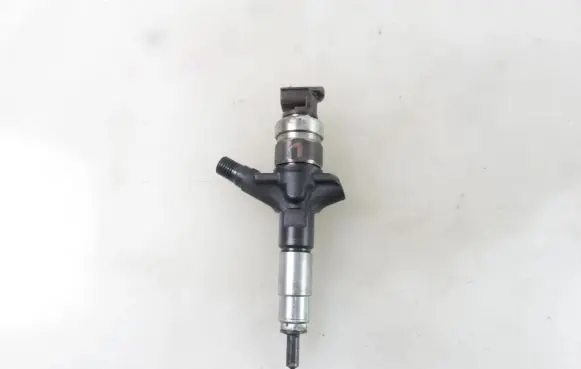 Subaru Legacy Fuel injector 16613AA020