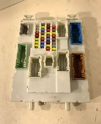 Ford Focus Fuse module BV6N14A073FG