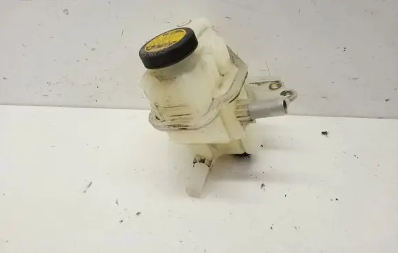 Toyota Prius c Coolant expansion tank/reservoir