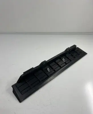 Jaguar F-Pace Intercooler air guide/duct channel M8A28B384A