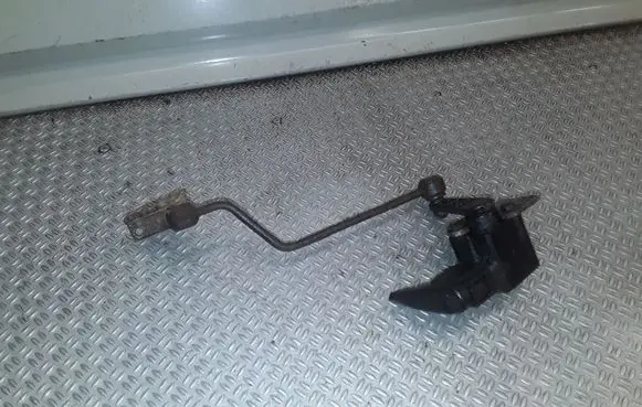 Headlight/headlamp level sensor