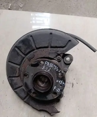 Volkswagen PASSAT CC Front wheel hub