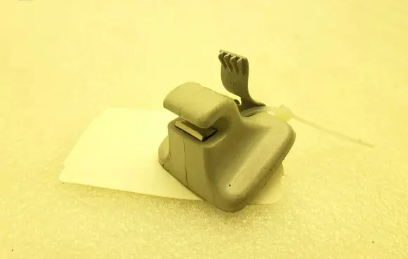 Volkswagen PASSAT B6 Sun visor clip/hook/bracket 1K0857561B