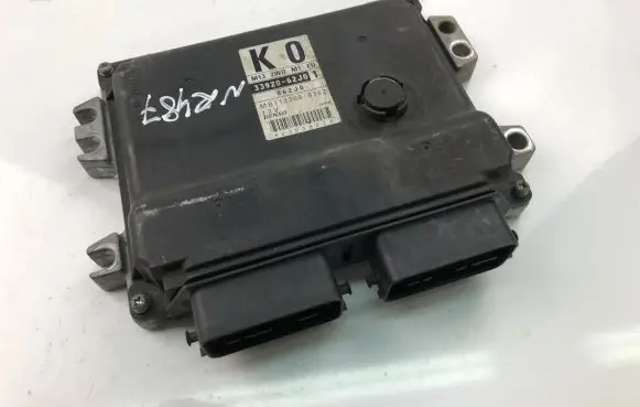 Suzuki Swift I Engine control unit/module ECU 3392062J0