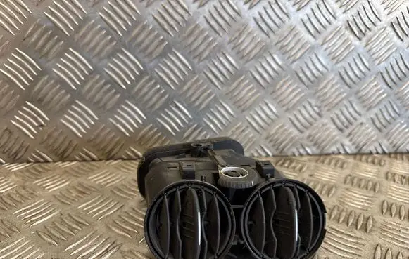 Volkswagen Golf Plus Dash center air vent grill 5M0819062