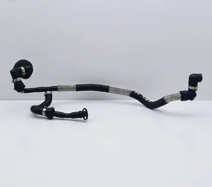 Volkswagen PASSAT B5 Vacuum line/pipe/hose 8E0611813 8D0811748B