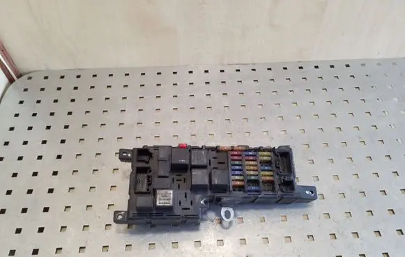 Volvo S60 Fuse module 8678449 518828009