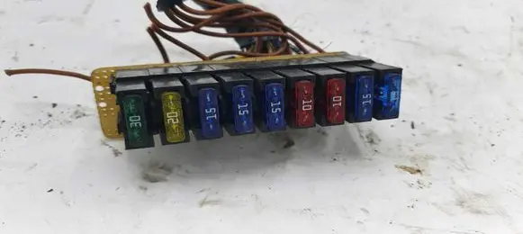 Nissan X-Trail T30 Fuse module NOCODE
