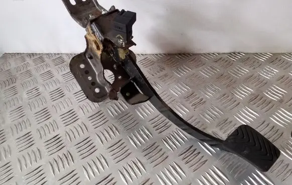 Clutch pedal