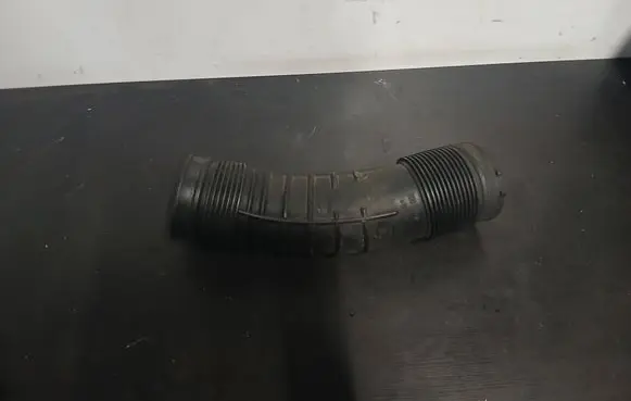 Air intake hose/pipe