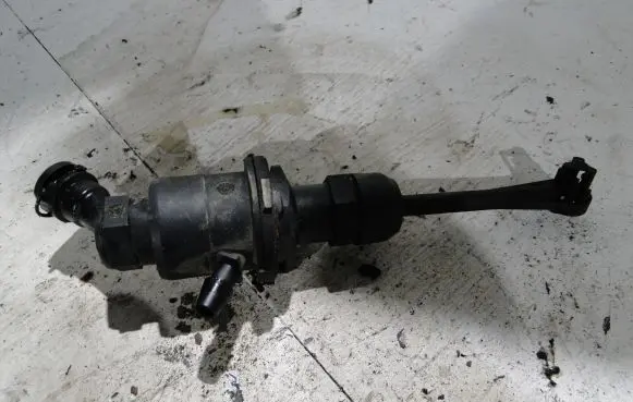 Renault Scenic II - Grand scenic II Clutch master cylinder 8200151784