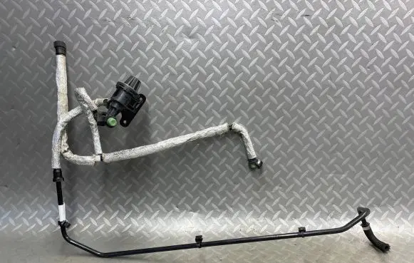 Aston Martin DB9 Fuel line pipe