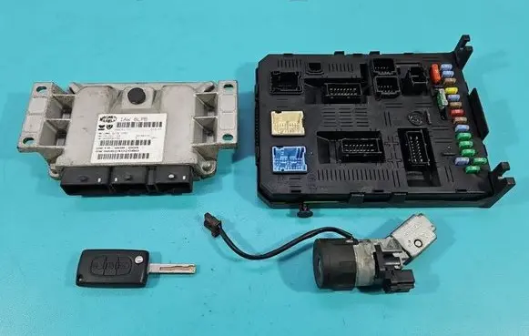 Citroen C4 I Picasso Engine control unit/module ECU IAW6LPB IMPRK1520945
