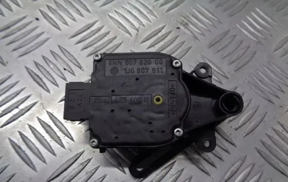 Skoda Octavia Mk1 (1U) A/C air flow flap actuator/motor 1J0907511