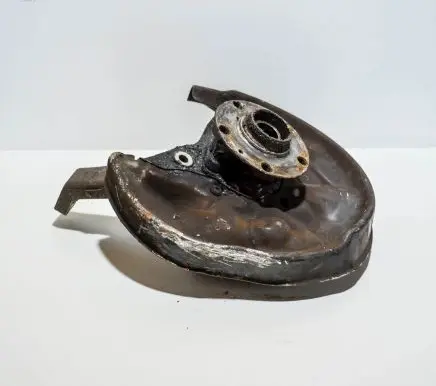 Rear wheel hub
