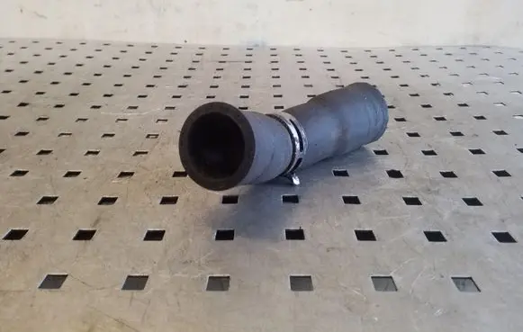 Nissan X-Trail T31 Engine coolant pipe/hose