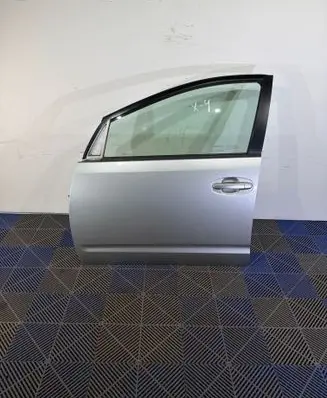 Toyota Prius (XW20) Front door 