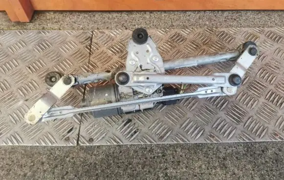 Skoda Citigo Front wiper linkage and motor 1S1955023C