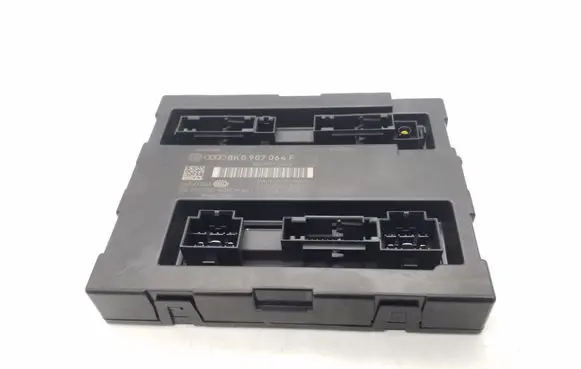 Audi A4 S4 B8 8K Comfort/convenience module 8K0907064F 5DK00991840