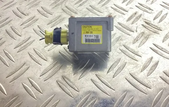 Mitsubishi Pajero Airbag deployment crash/impact sensor MR551786