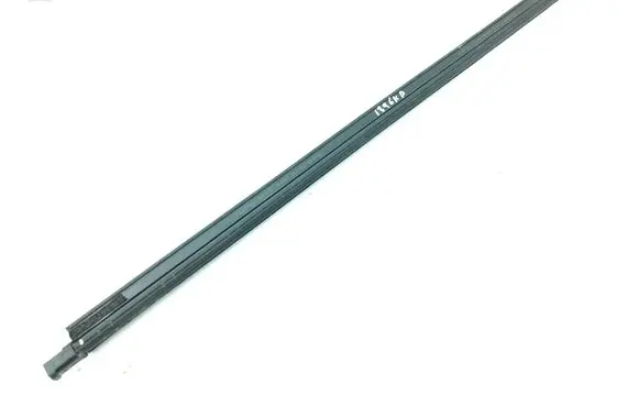 KIA Sportage Rubber seal front door window/glass 