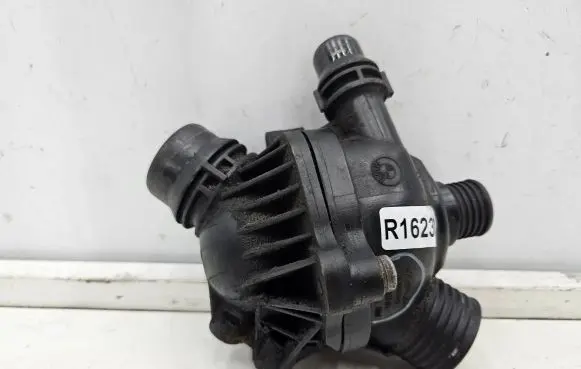BMW 1 E81 E87 Thermostat/thermostat housing 753665509 7536655