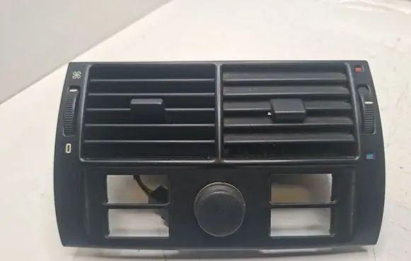 BMW X5 E53 Rear air vent grill 8409081 8370910 8370911