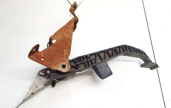 Ford Focus Clutch pedal 4m517b633an 4m51-7b633-an