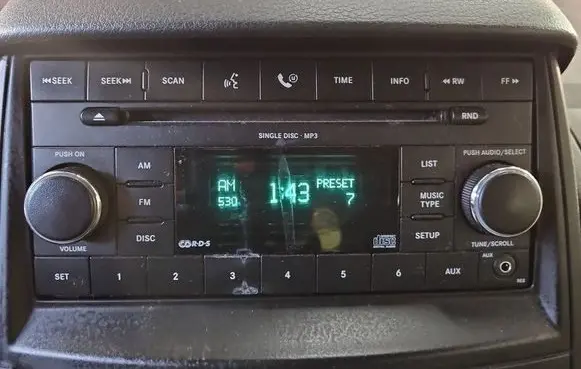 Dodge Caravan Radio/CD/DVD/GPS head unit P05064411AE IMPRK1536711
