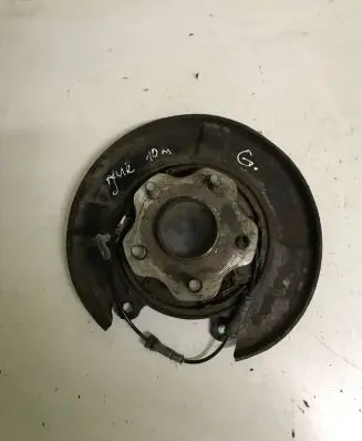 Nissan Juke I F15 Rear wheel hub