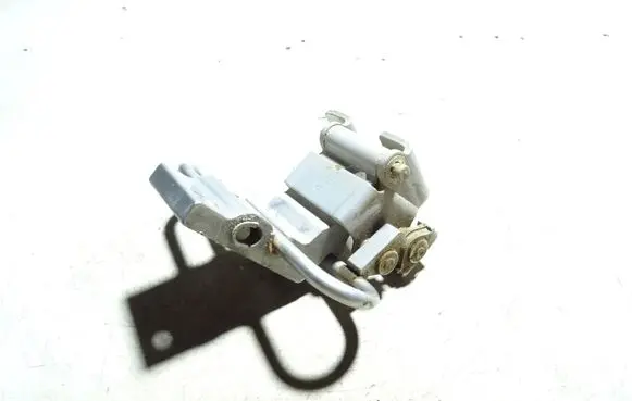 Audi A8 S8 D2 4D Rear door lower hinge 4D0833411