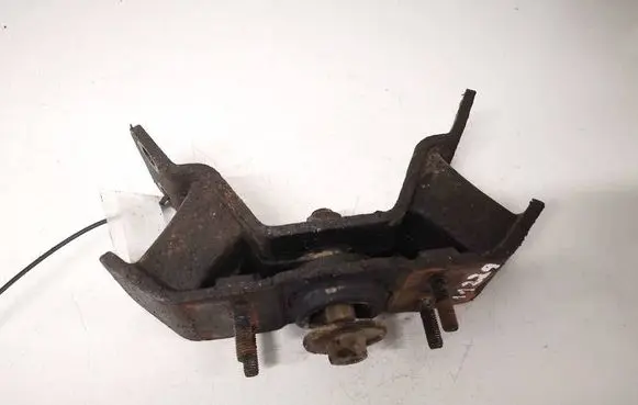 KIA Sorento Engine mount bracket 218323E350