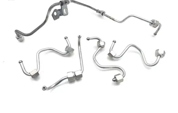 Nissan Qashqai Fuel injector supply line/pipe 734023A
