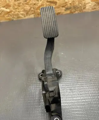 KIA Ceed Accelerator throttle pedal 32700G4200 A2112053537 A2114031955