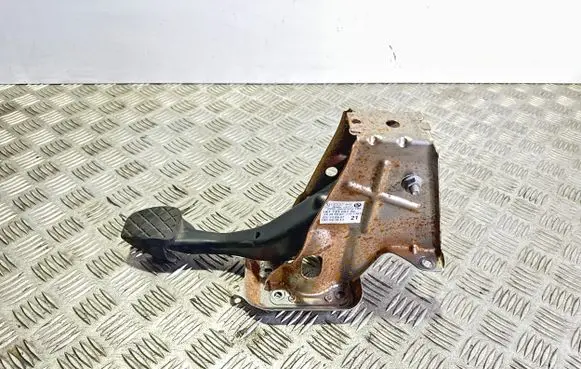 Volkswagen PASSAT B7 Brake pedal 1K1721057AL