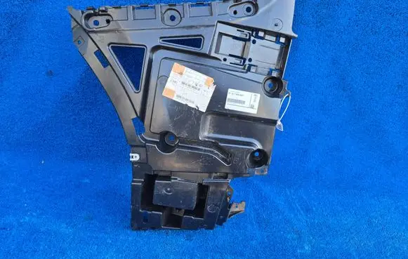 BMW X3 G01 Rear bumper mounting bracket 7400667