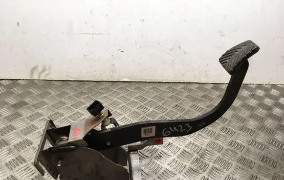 Hyundai Trajet Accelerator throttle pedal