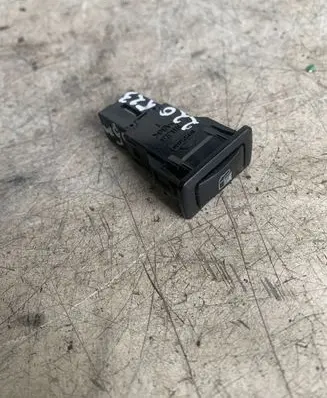 Nissan Quest Fuel tank opening switch 51170