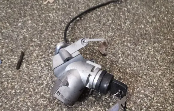 Mercedes-Benz Sprinter W901 W902 W903 W904 Ignition lock
