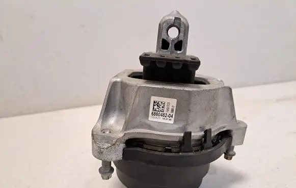 Engine mount bracket