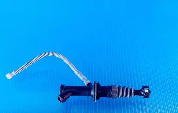 Renault Clio IV Clutch master cylinder 306100642R