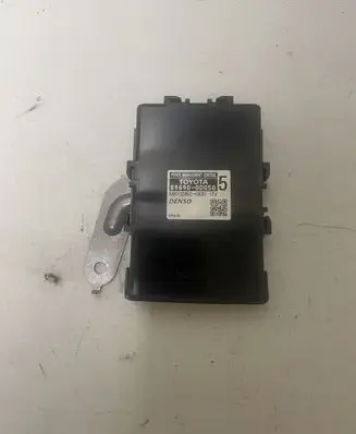 Toyota Yaris Power management control unit 896900D050