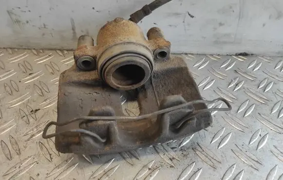Skoda Octavia Mk2 (1Z) Front brake caliper