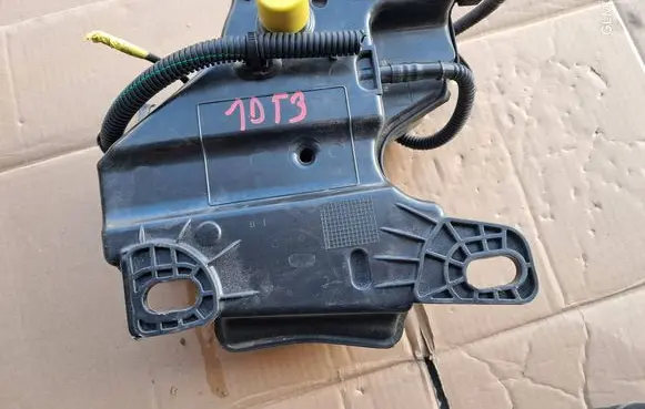 Citroen C4 Grand Picasso AdBlue liquid reservoir 9674605580