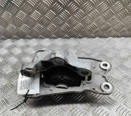 Volvo S90, V90 Engine mount bracket 31686960