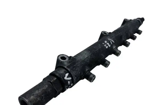 Volvo S60 Fuel main line pipe 8658252 0445215010