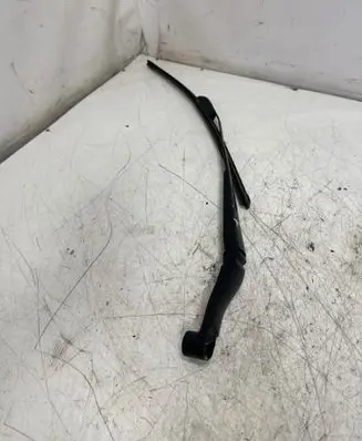 Opel Insignia B Front wiper blade arm 13471434