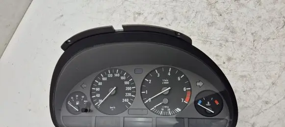 BMW 5 E39 Speedometer (instrument cluster) 8375895