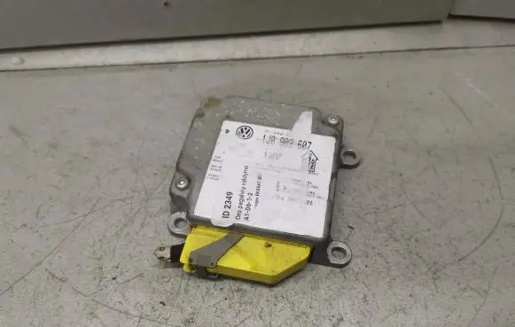 Volkswagen PASSAT B5 Airbag control unit/module 1J0909607
